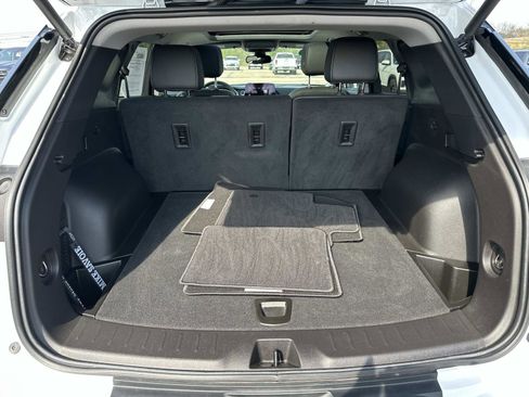 Used 2023 Chevrolet Blazer LT AWD/4WD image 9
