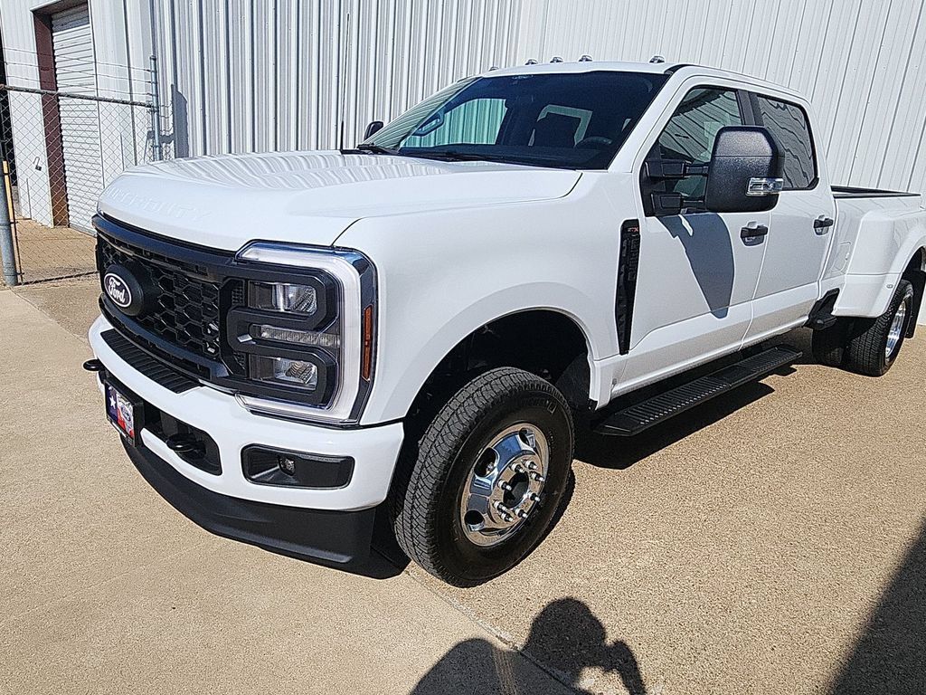 New 2027 Ford F350 XL w/ STX Appearance Package AWD/4WD image 4