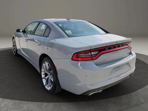 Used 2022 Dodge Charger SXT w/ Plus Group RWD image 5
