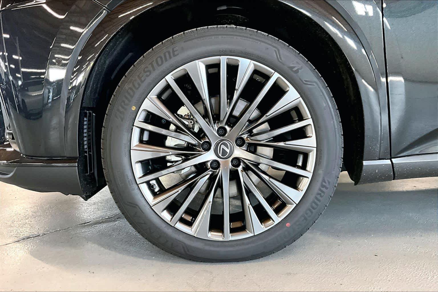 New 2026 Lexus RX 450h AWD image 12