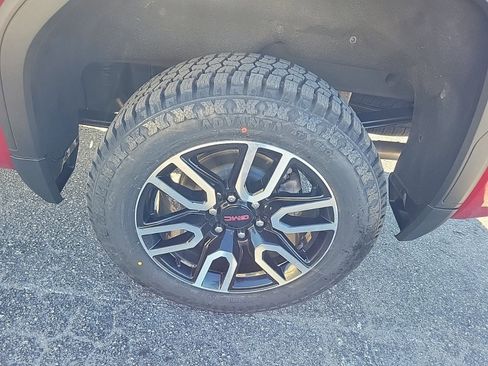 Used 2021 GMC Sierra 1500 AT4 image 9