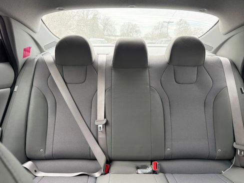 Used 2026 Hyundai Elantra SE w/ Cargo Package image 33