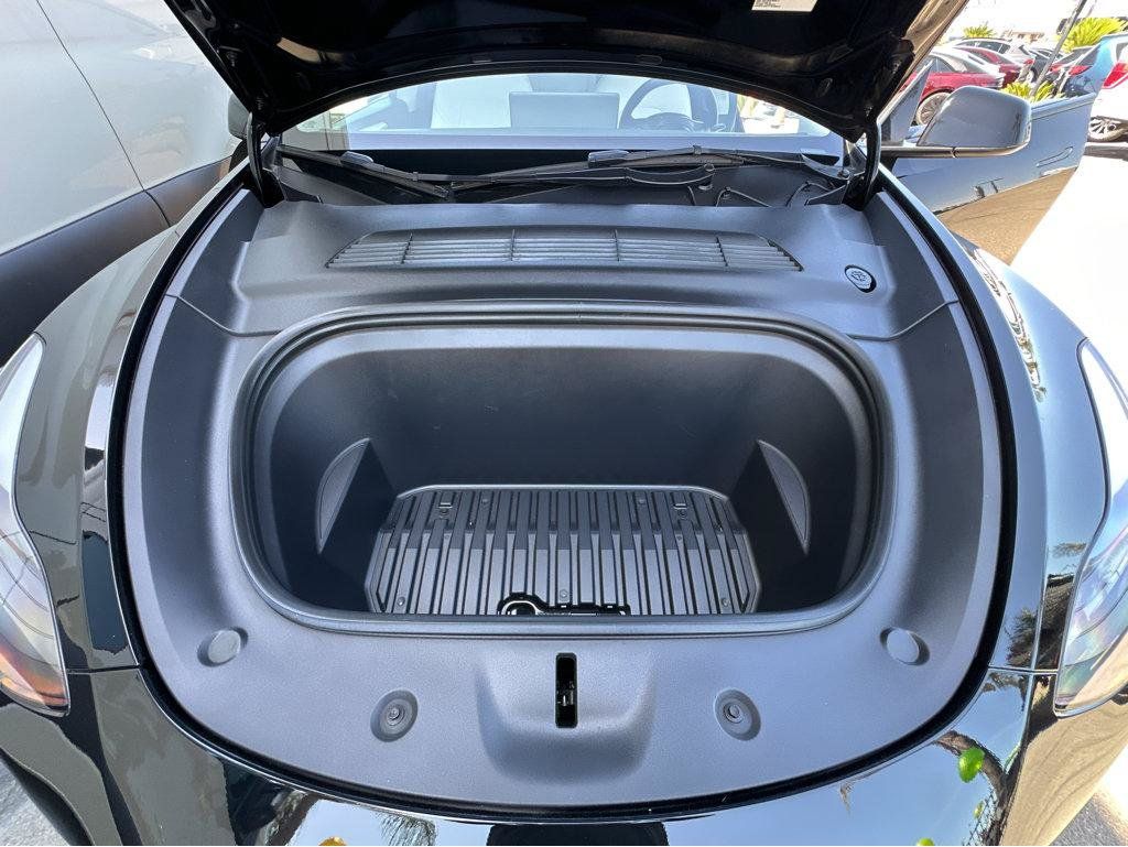 Used 2023 Tesla Model Y Long Range AWD/4WD image 39