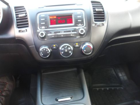 Used 2014 Kia Forte LX w/ Popular Package FWD image 13