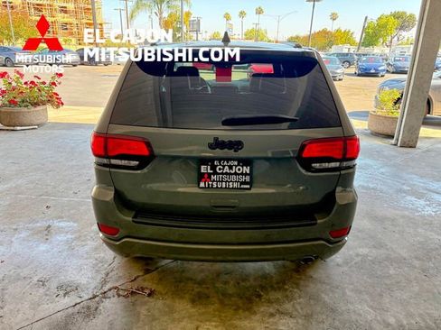 Used 2022 Jeep Grand Cherokee Laredo X RWD image 4