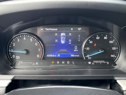 Used 2021 Ford Explorer XLT w/ Equipment Group 202A AWD/4WD image 14