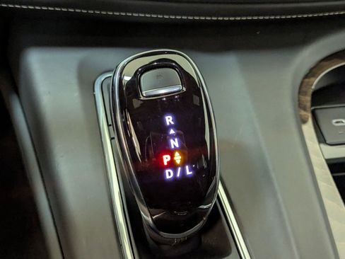 Certified 2022 Cadillac Escalade Sport Platinum w/ Heavy-Duty Trailer Package image 18