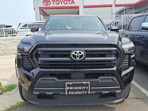 Certified 2025 Toyota Tacoma SR AWD/4WD image 2