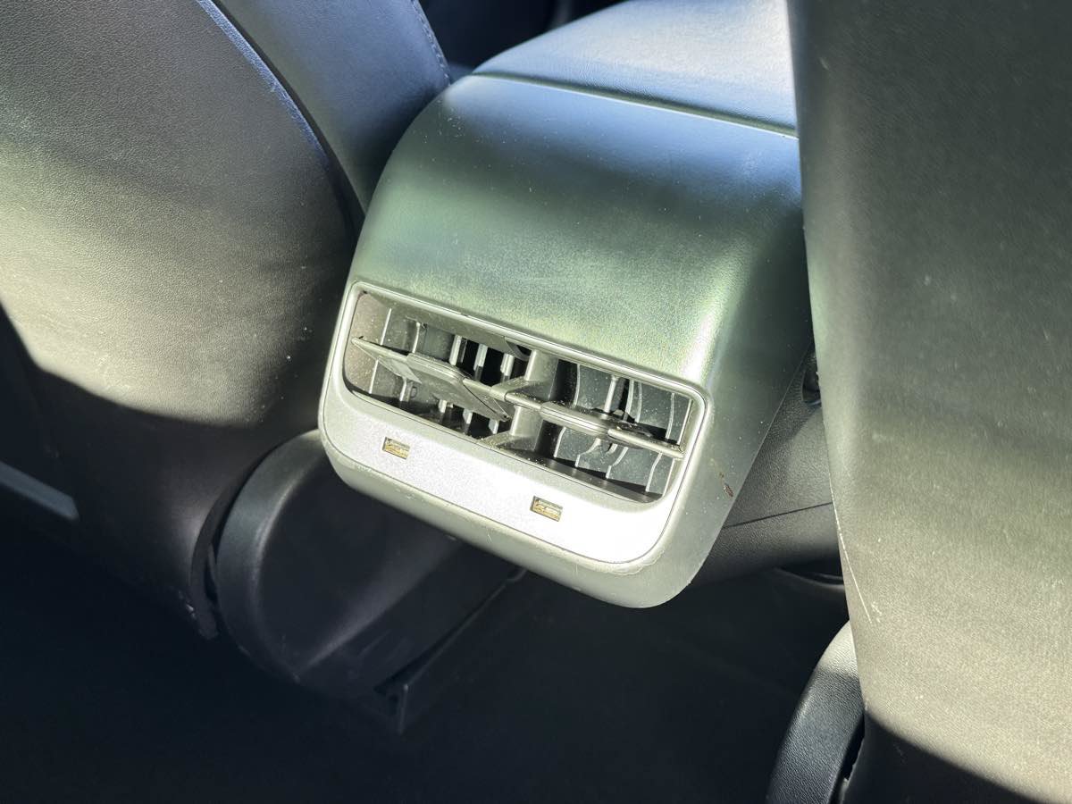 Used 2018 Tesla Model 3 RWD image 17
