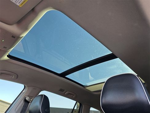 Used 2024 Volkswagen Atlas SEL Premium R-Line image 12