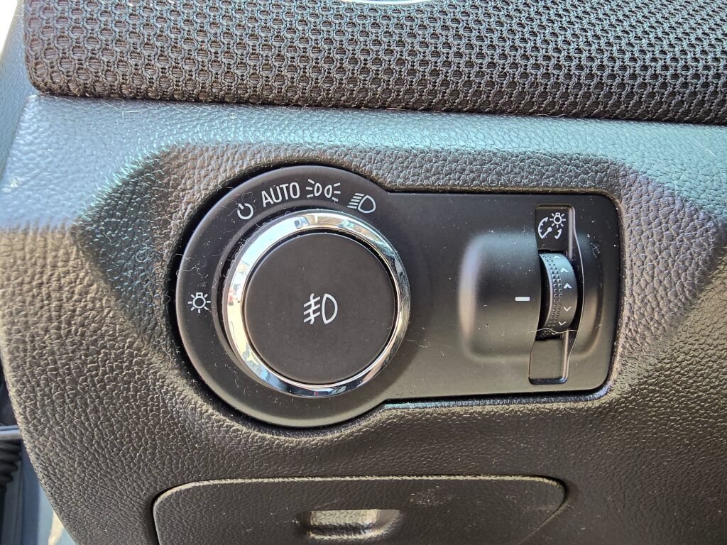 Used 2012 Chevrolet Cruze LTZ FWD image 27