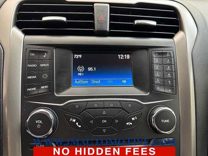 Used 2018 Ford Fusion SE FWD image 22