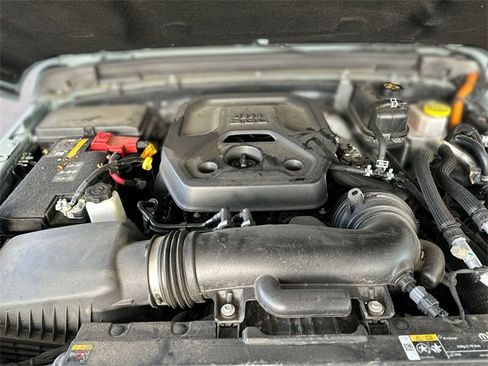 Used 2024 Jeep Wrangler Unlimited Rubicon 4xe image 28