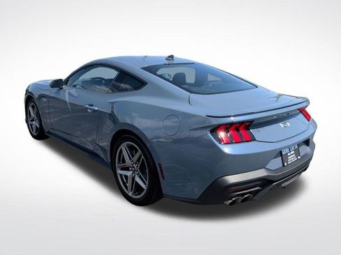 Used 2025 Ford Mustang GT RWD image 5