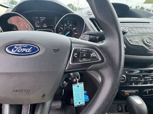 Used 2017 Ford Escape SE FWD image 16