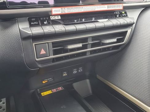 New 2026 Toyota Camry Hybrid image 31