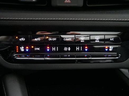 Used 2023 Buick Envision Avenir AWD/4WD image 20