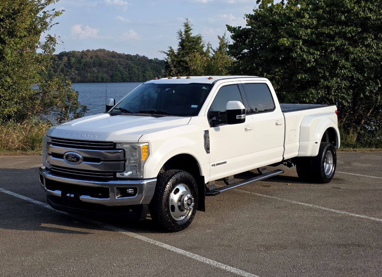 Used 2017 Ford F350 Lariat AWD/4WD image 3