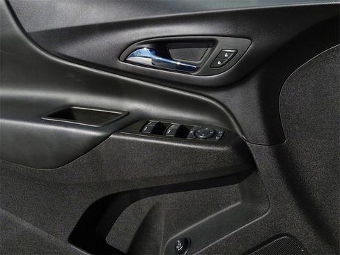 Used 2023 Chevrolet Equinox LT image 28