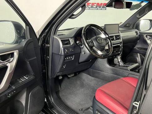 Used 2023 Lexus GX 460 Premium w/ Accessory Package AWD/4WD image 19