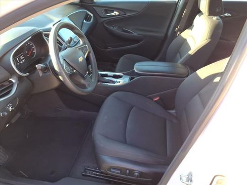 Used 2024 Chevrolet Malibu LT image 5