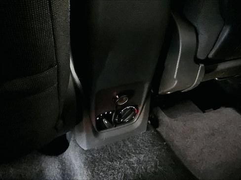 Used 2016 Ford Transit Connect XLT FWD image 10