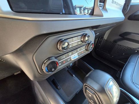 Used 2025 Ford Bronco Outer Banks image 14