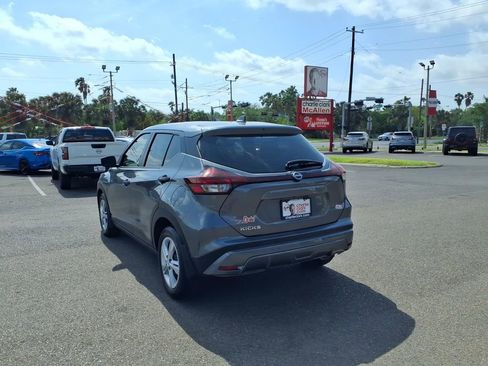 Used 2025 Nissan Kicks Play S image 3