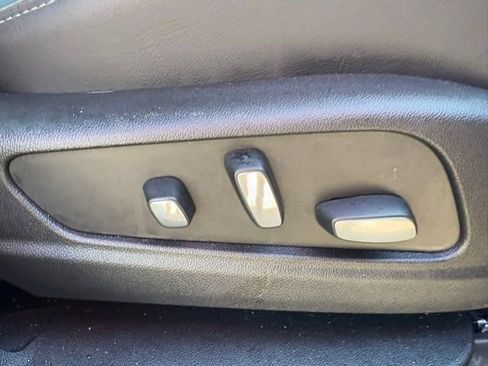 Used 2025 Cadillac XT6 Premium Luxury image 39