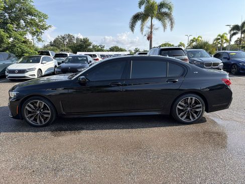Used 2022 BMW M760i xDrive AWD/4WD image 7
