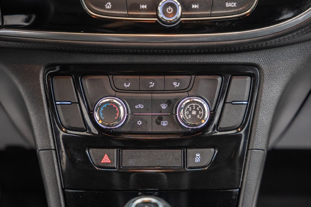 Used 2018 Buick Encore Sport Touring w/ Safety Package FWD image 21