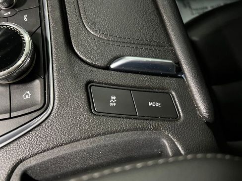 Used 2020 Cadillac XT5 Luxury image 36