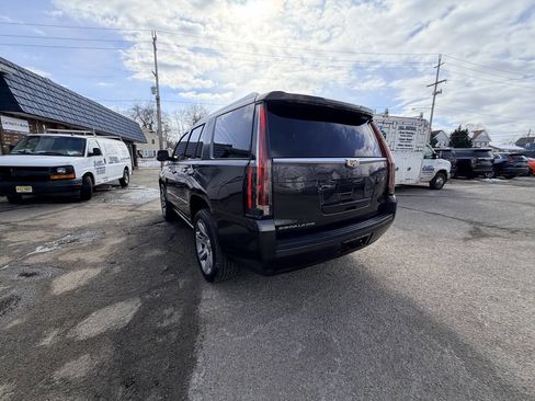 Used 2015 Cadillac Escalade Premium image 32