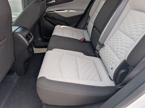 Used 2021 Chevrolet Equinox LT AWD/4WD image 16