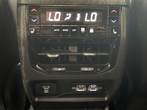 Used 2021 Jeep Grand Cherokee L Overland w/ Luxury Tech Group IV RWD image 45