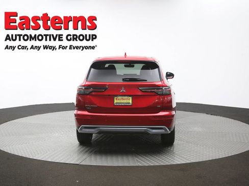 Used 2025 Mitsubishi Outlander SE FWD image 36