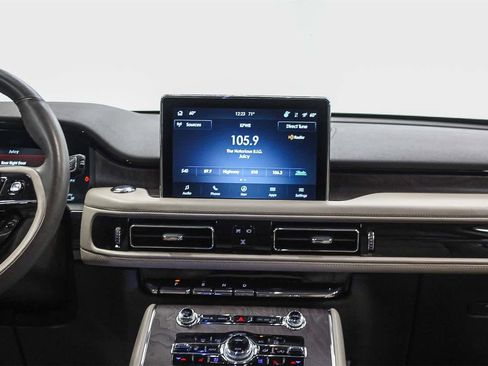 Used 2023 Lincoln Aviator Reserve w/ Equipment Group 201A image 8