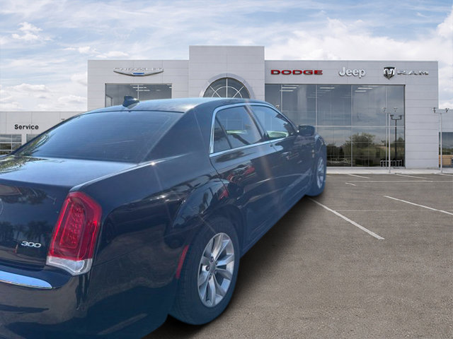 Certified 2019 Chrysler 300 Touring RWD image 5