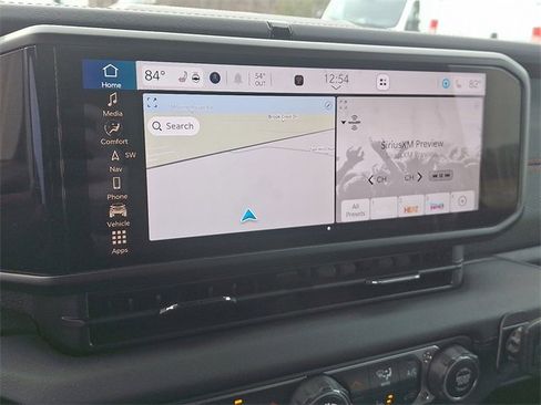 Used 2024 Jeep Wrangler Rubicon w/ Technology Group image 17