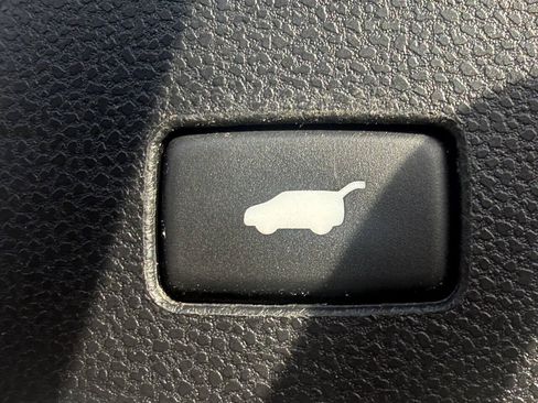 Used 2013 Honda Pilot Touring image 17