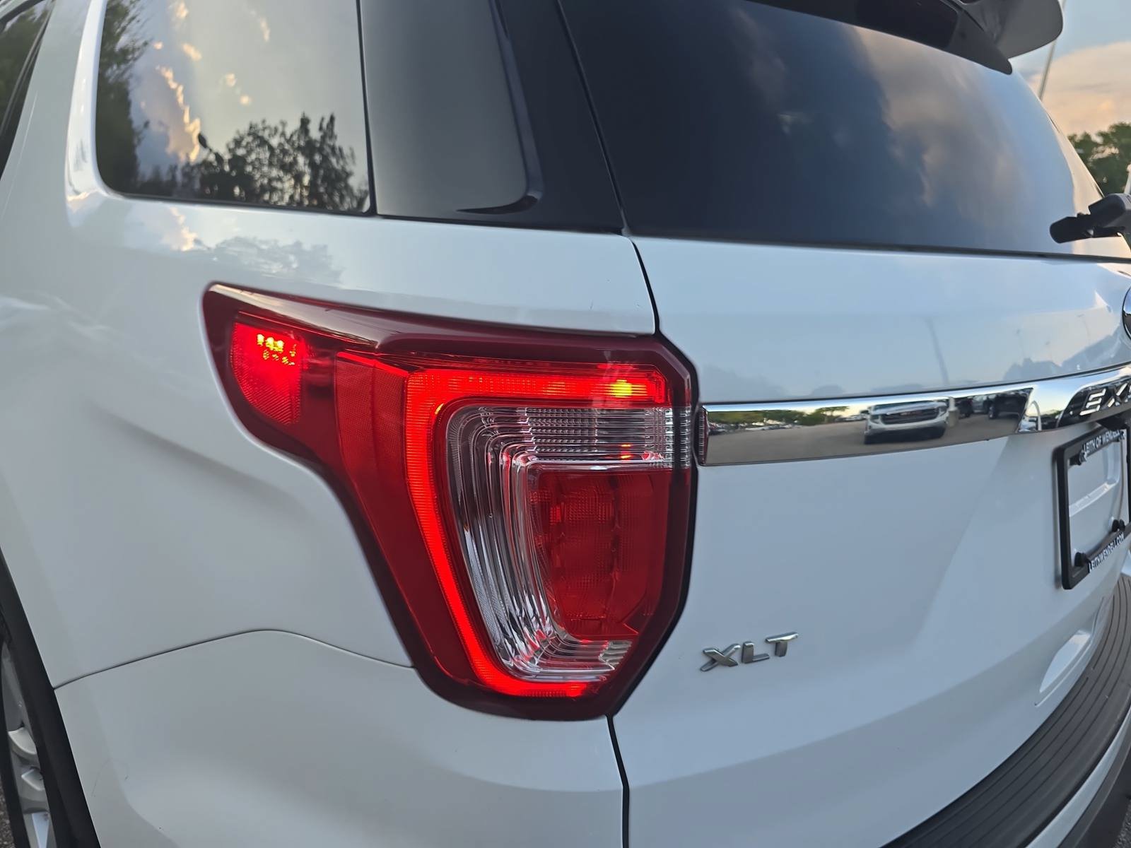 Used 2019 Ford Explorer XLT w/ Class III Trailer Tow Package AWD/4WD image 35