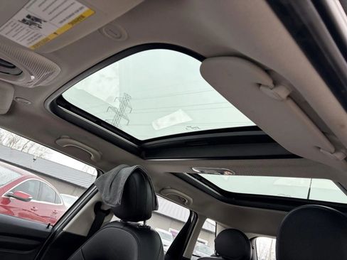 Used 2017 MINI Cooper 4-Door Hardtop image 17