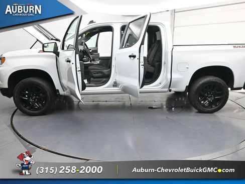 Used 2025 Chevrolet Silverado 1500 LT Trail Boss AWD/4WD image 37