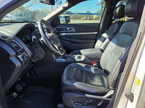 Used 2017 Ford Explorer Sport w/ Equipment Group 401A image 10