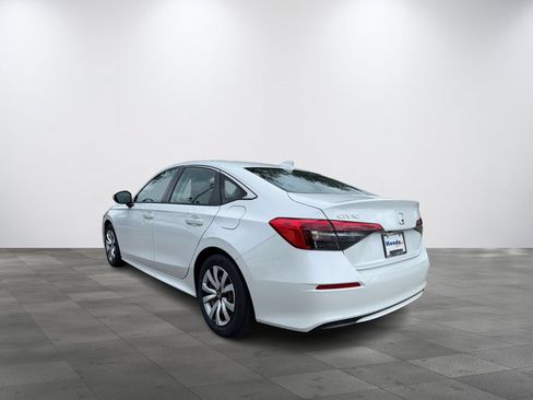 Used 2022 Honda Civic LX image 4