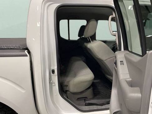 Used 2021 Nissan Frontier SV w/ Midnight Edition Floor Mats AWD/4WD image 26