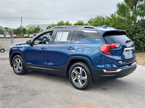 Used 2021 GMC Terrain SLT w/ Infotainment Package II image 3