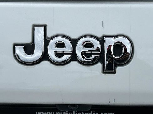 Used 2019 Jeep Cherokee Latitude Plus AWD/4WD image 12