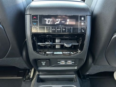 New 2025 Jeep Grand Cherokee L Limited w/ Black Appearance Package AWD/4WD image 19