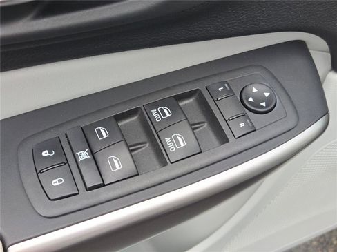 Used 2022 Jeep Cherokee Limited w/ Elite Package image 23